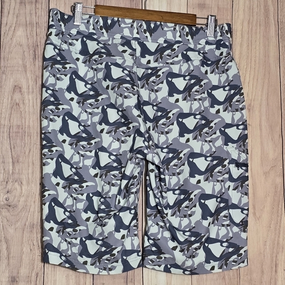 Grundens Fish Head Board Shorts 32 Gray Camo Men  Swim Trunk - Picture 3 of 7